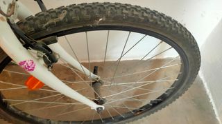 Bicicleta montaña 26" blanca Seminueva con regalo