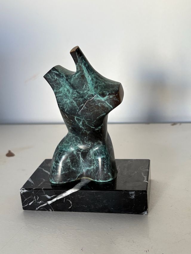 Escultura Torso Masculino - Amaya