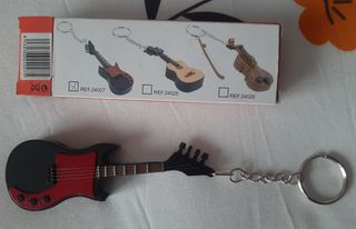Llavero guitarra musical
