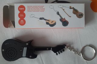 Llavero guitarra musical