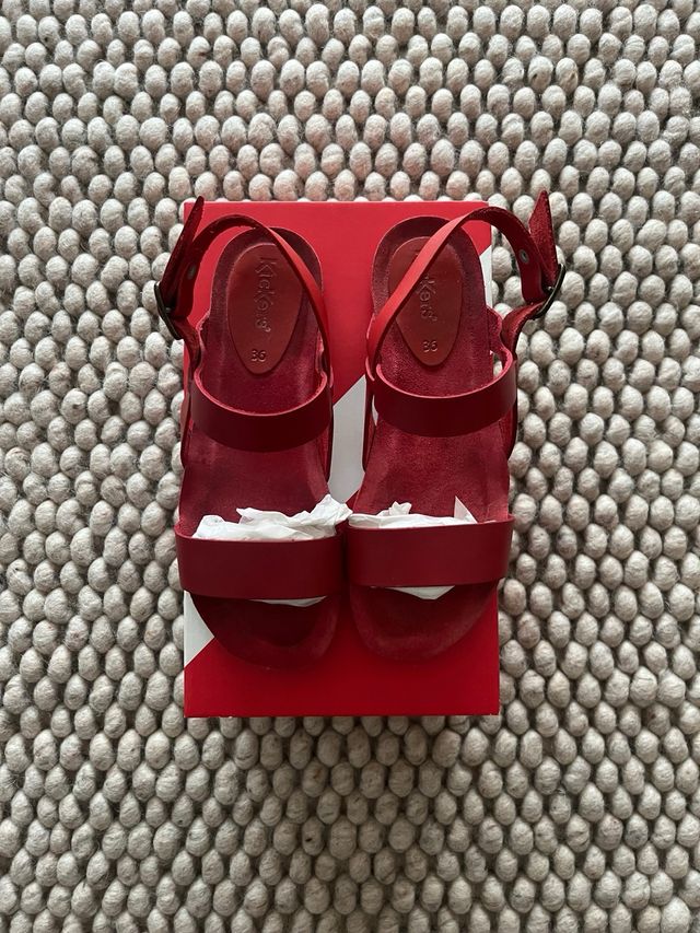 Sandalias rojas Kickers - talla 36