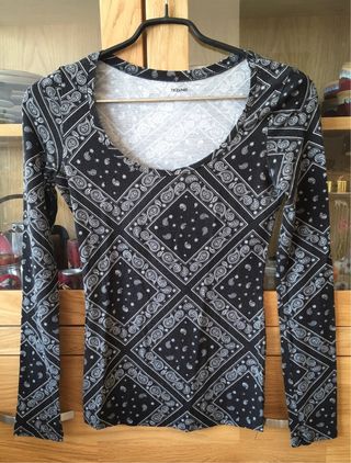 Camiseta negra Tezenis