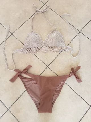 Bikini uncinetto Rae beige e marrone
