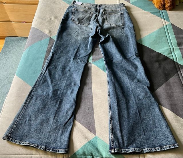 Vaqueros campana Mango