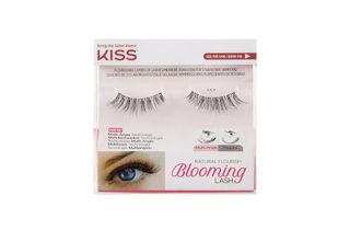5 Pestañas Kiss Blooming Lash + 1 más regaló