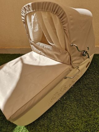 Carricoche clásica beige