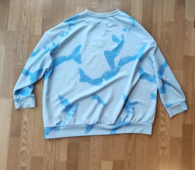 Sudadera azul tie-dye oversize