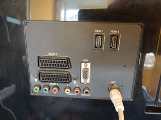 TV OKI 40" negra