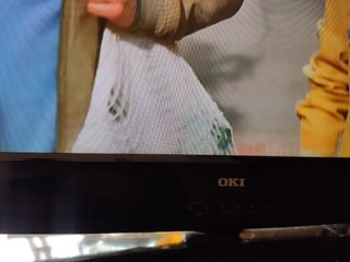 TV OKI 40" negra