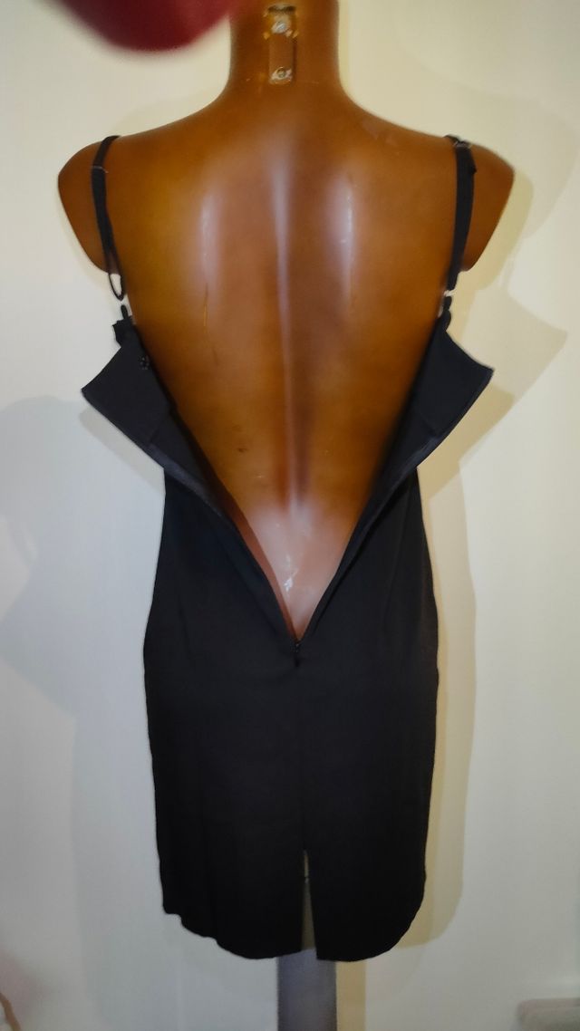 Tubino corto nero con spalline sottili