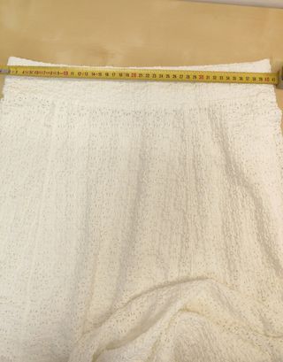 Falda blanca calada Lefties