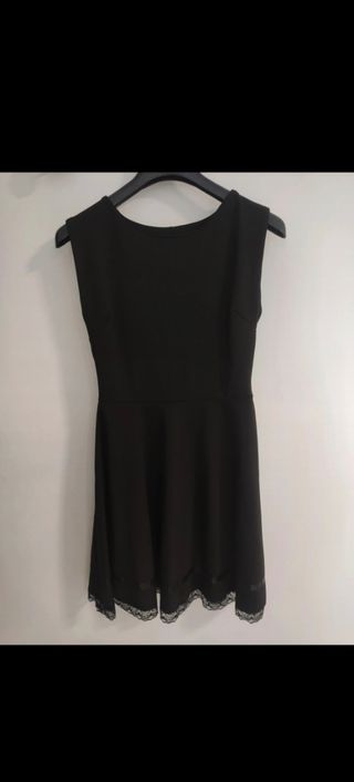 Vestito nero in pizzo