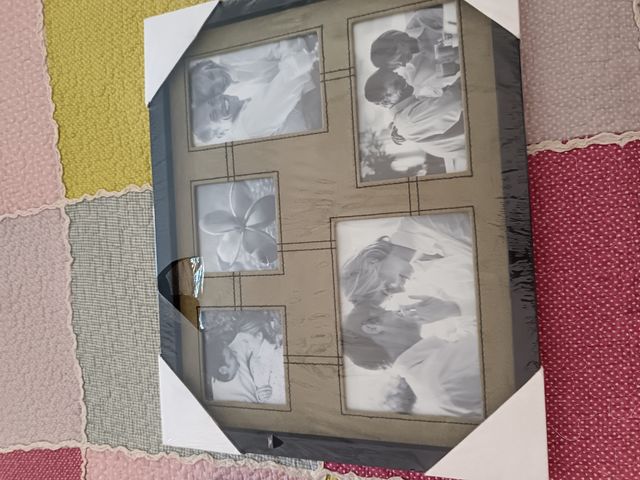 Vendo dos marcos de fotos multifotos.