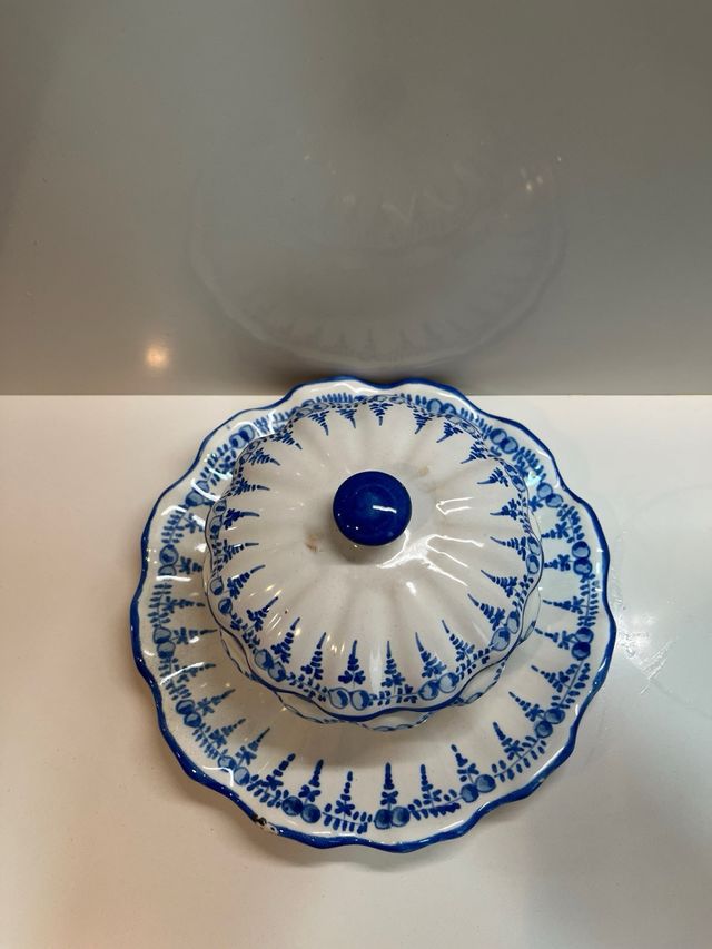 Recipiente cerámico antiguo azul y blanco