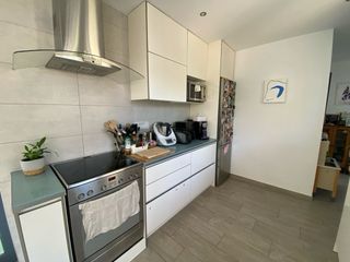 Casa unifamiliar techo libre y jardín