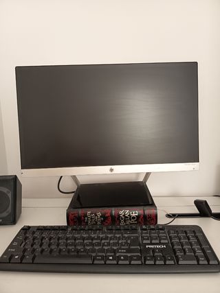 Ordenador PC  + Monitor HP + altavoces Creative 