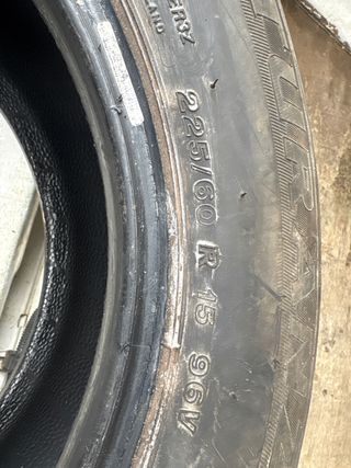 Neumáticos 225/60 R15 SE REGALAN