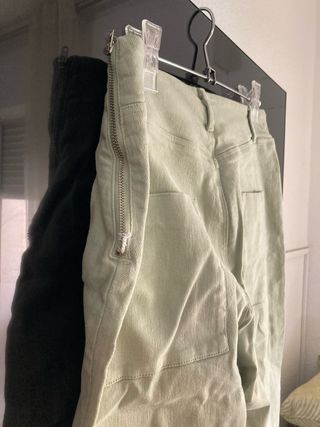 Pantalones Zara verde caqui clarito