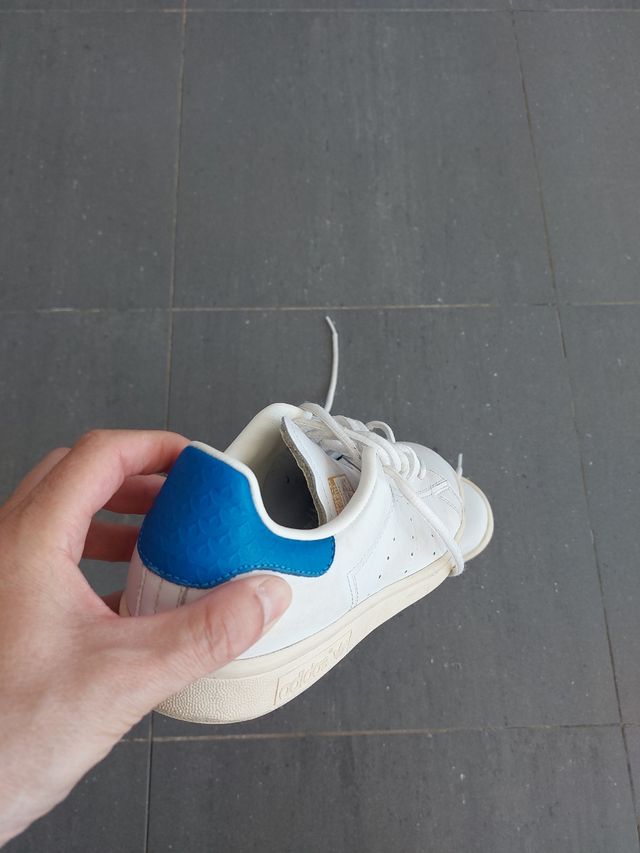 Adidas Stan Smith - Zapatillas blancas y azules