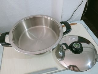 ,.OLLA AMC 2,300 litros 28C. DIAM.X 7C. ALTA