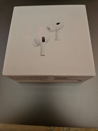 MacBook Pro 15" Touch Bar - airpods pro 2 