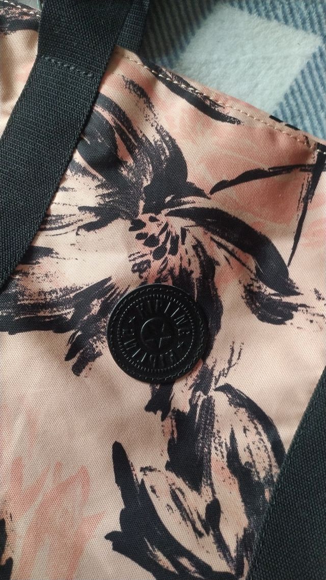Bolso Kipling rosa y negro nuevo con etiqueta