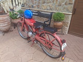 Moto Guzzi Hispania 65cc roja