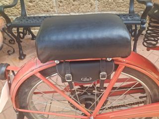 Moto Guzzi Hispania 65cc roja