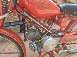 Moto Guzzi Hispania 65cc roja