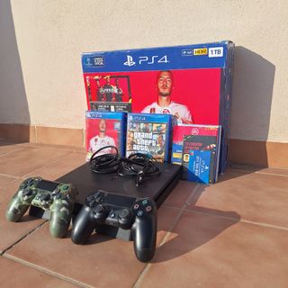 PS4 (PlayStation 4) 1TB + 2 mandos