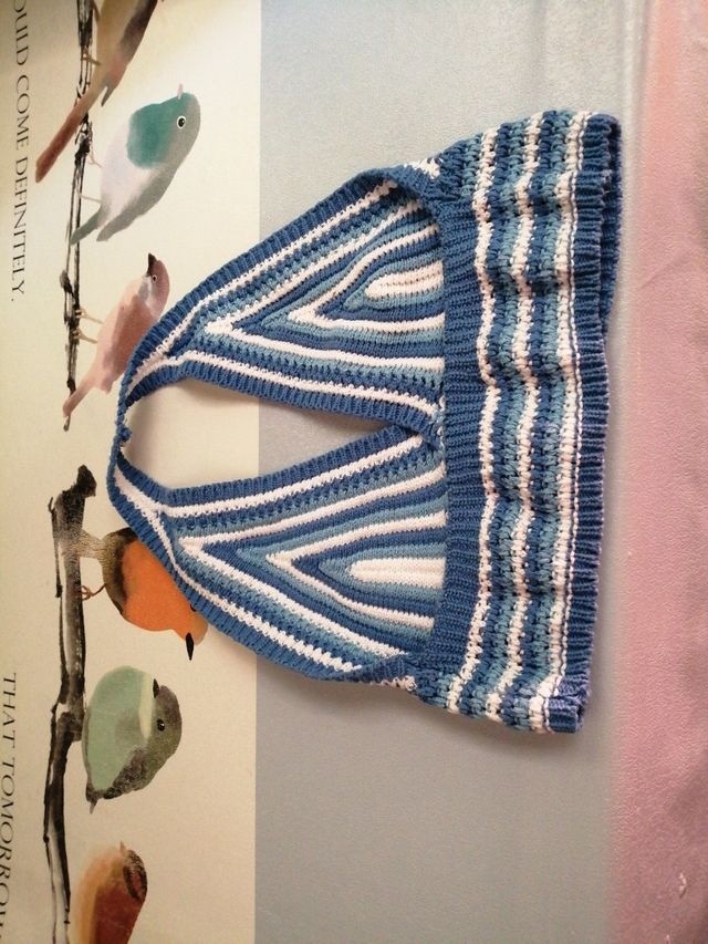 Top crochet azul y blanco