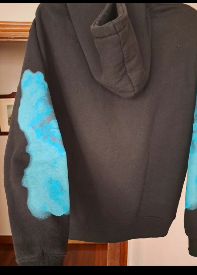 2 Sudaderas Quiksilver Azul y  Negra de Pull&Bear