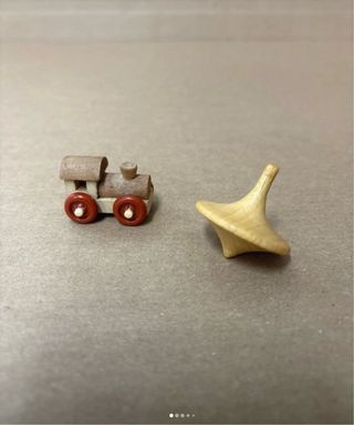Trenino e trottola vintage in legno
