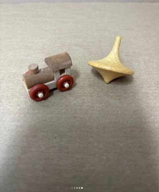 Trenino e trottola vintage in legno