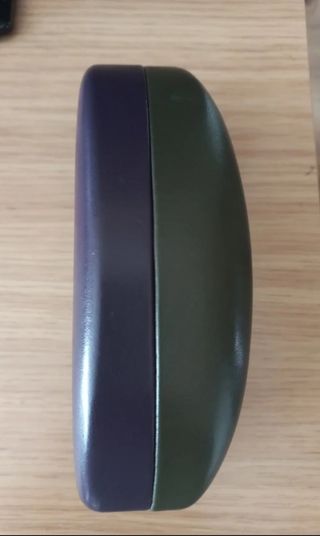 Estuches gafas,GUESS  y ETRO.