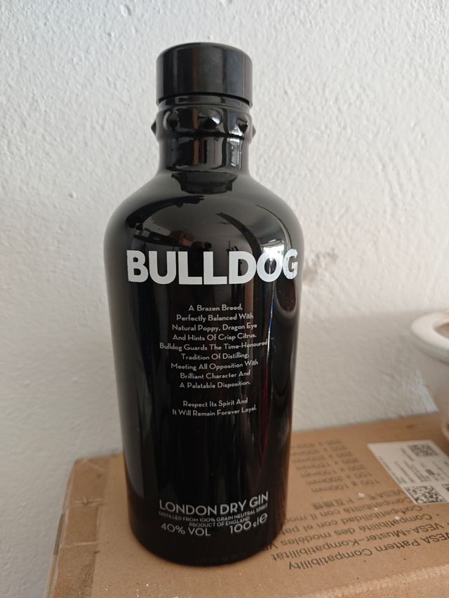 Gin Bulldog London Dry 100cl, vacía