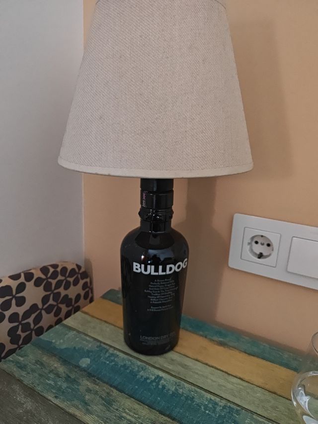 Gin Bulldog London Dry 100cl, vacía