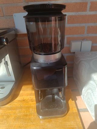 Cafetera Espresso Automática marca Cecotec