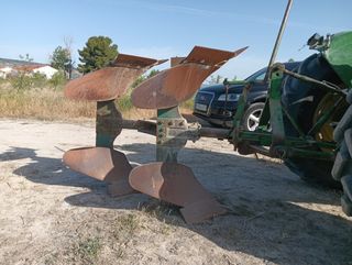 Arado bisurco tractor - 2 cuerpos