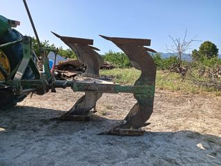 Arado bisurco tractor - 2 cuerpos