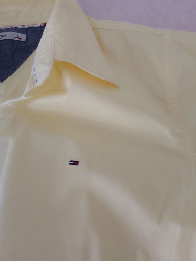 Blusa Tommy Hilfiger L amarilla