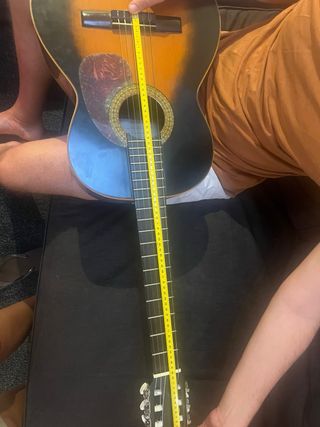 Guitarra clásica Miguel Angel S.L. y soporte