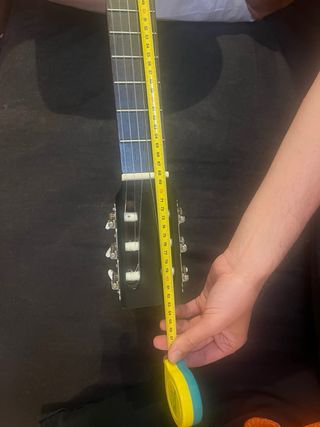 Guitarra clásica Miguel Angel S.L. y soporte