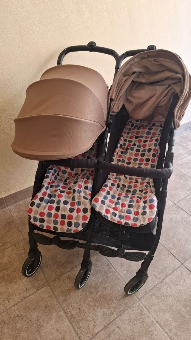 Silla gemelar Kuki Twin Baby Monster de segunda mano por 170 EUR