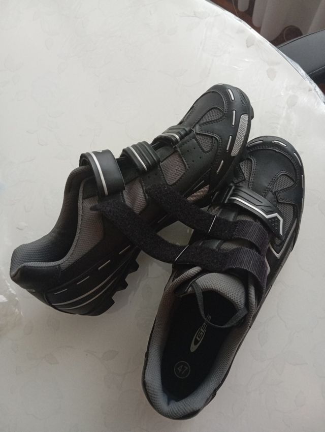 Zapatillas ciclismo automáticos talla 47,con calas