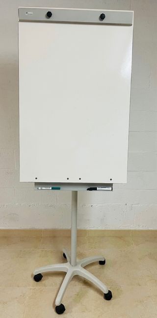 Pizarra MARCA ROCADA, con ruedas