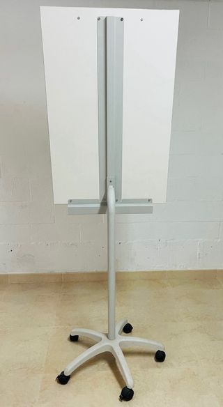 Pizarra MARCA ROCADA, con ruedas