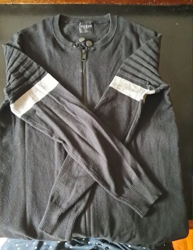 2 Jerseys Guess - Negros