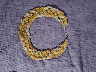Collar dorado y plateado trenzado