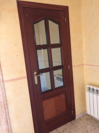 Puertas madera maciza clásicas acristaladas